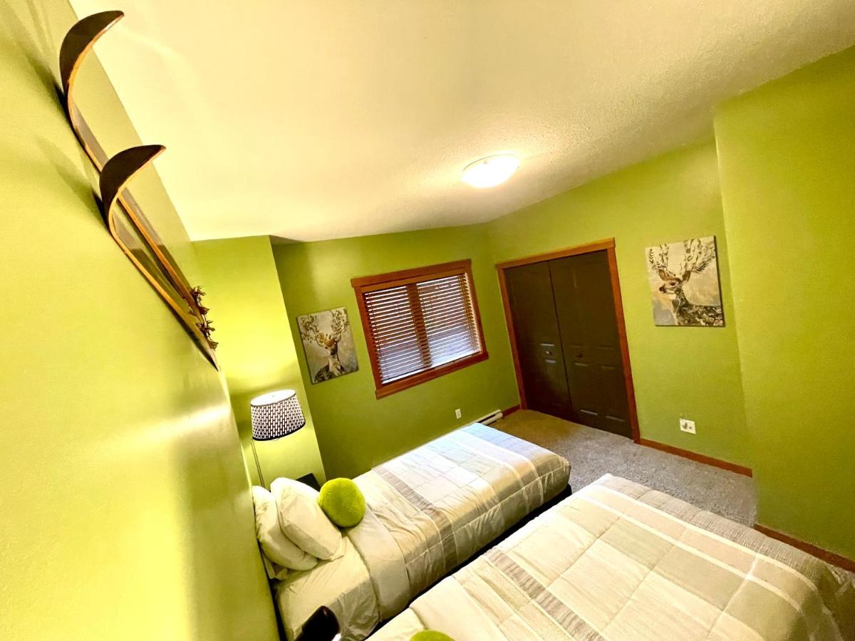 Renovated Condo, 2Br, 2Ba, Heated Pool, 3 Hot Tubs, Pets Welcome! Canmore Exterior photo