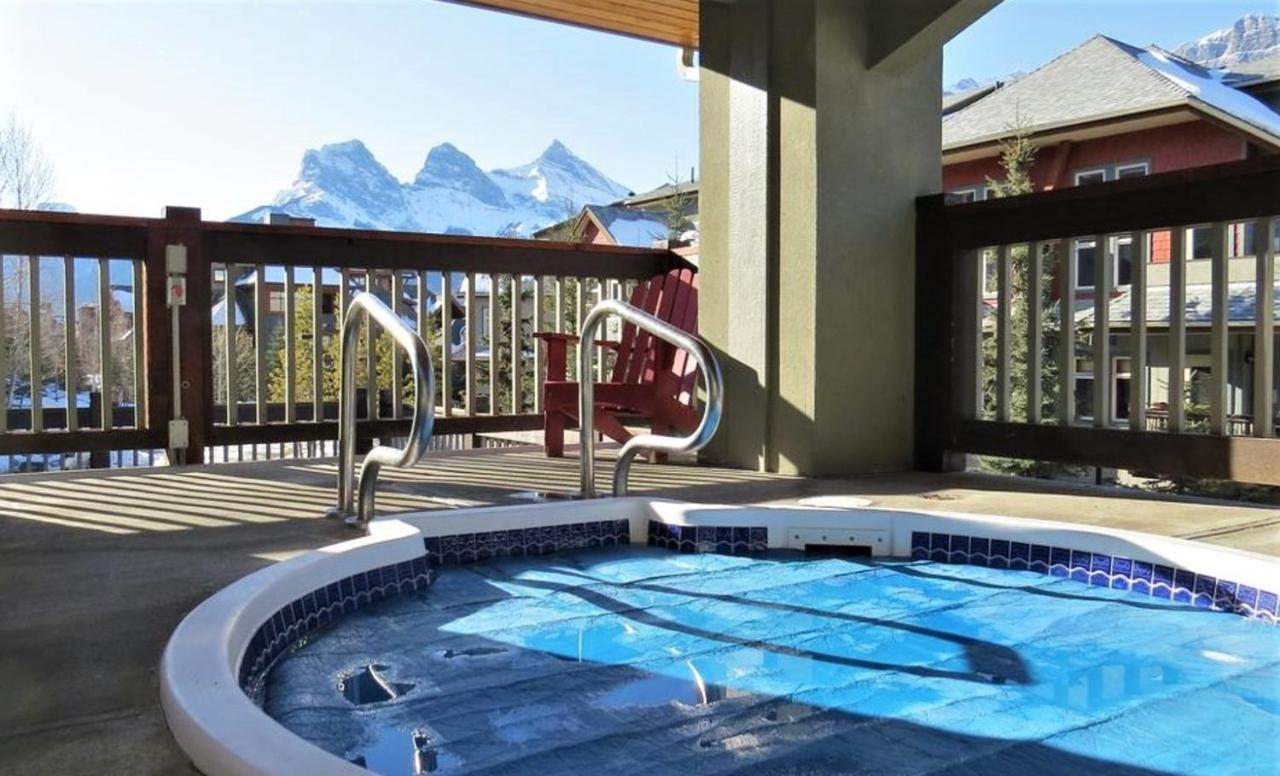 Renovated Condo, 2Br, 2Ba, Heated Pool, 3 Hot Tubs, Pets Welcome! Canmore Exterior photo
