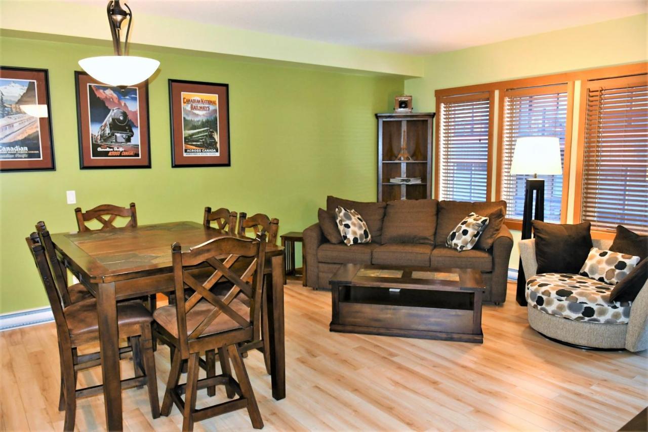 Renovated Condo, 2Br, 2Ba, Heated Pool, 3 Hot Tubs, Pets Welcome! Canmore Exterior photo