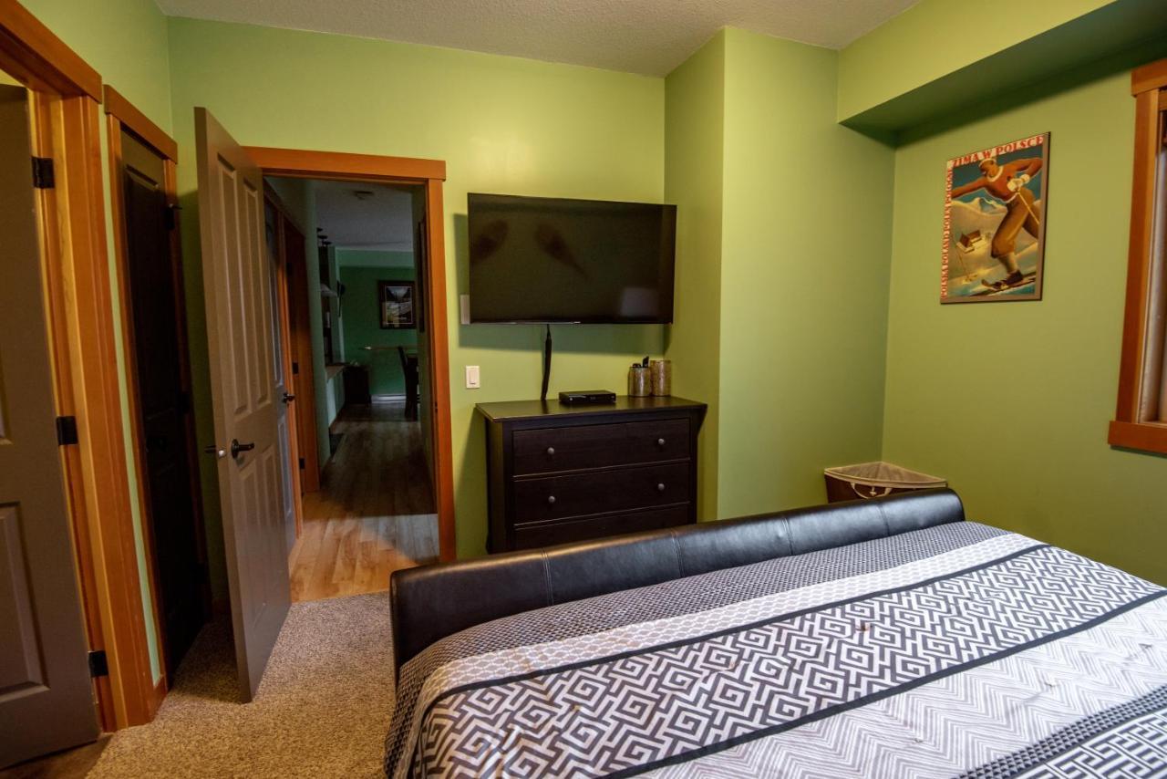 Renovated Condo, 2Br, 2Ba, Heated Pool, 3 Hot Tubs, Pets Welcome! Canmore Exterior photo
