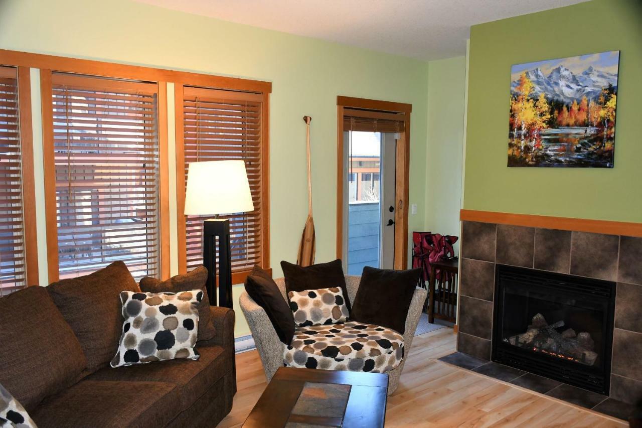 Renovated Condo, 2Br, 2Ba, Heated Pool, 3 Hot Tubs, Pets Welcome! Canmore Exterior photo